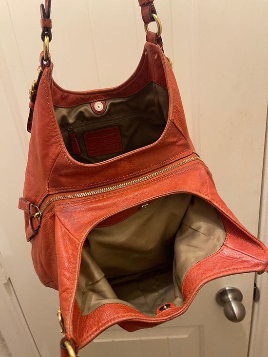 Coach, please check all picture of condition - Picture 10 of 17